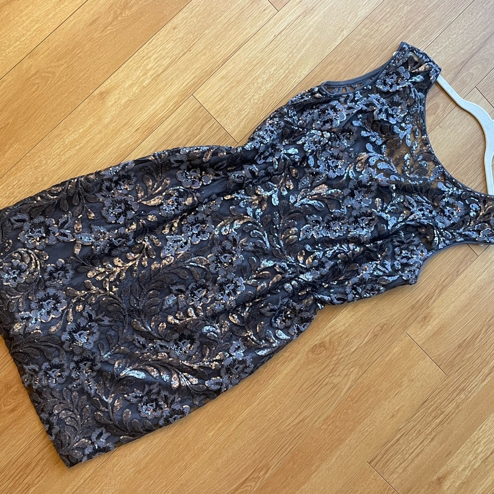 Ralph Lauren Elegant Floral Grey Beaded Lace Dress: Size 14